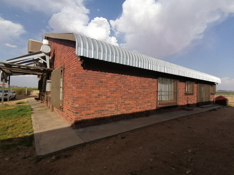 4 Bedroom Property for Sale in Olyfvenhoudtsdrift Northern Cape